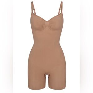 SKIMS Seamless SCULPT MID THIGH BODYSUIT